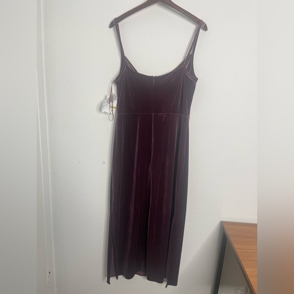 Nwt TAYLOR Velvet Cowl Neck Maxi Dress NWT size 14 Wine tasting - Picture 4 of 8